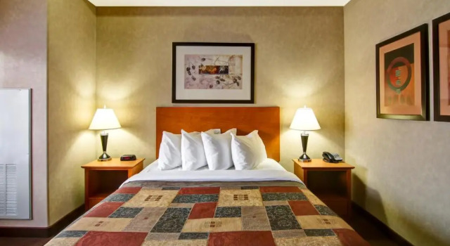 Семейный люкс Canalta Hotel Stettler
