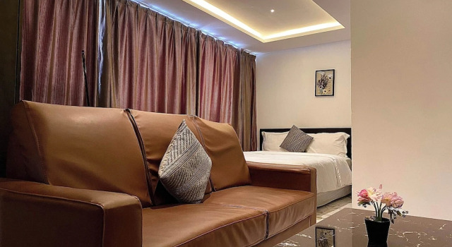 Апартаменты Luxury Luxurious 1 Bedroom Apartment with  Pool