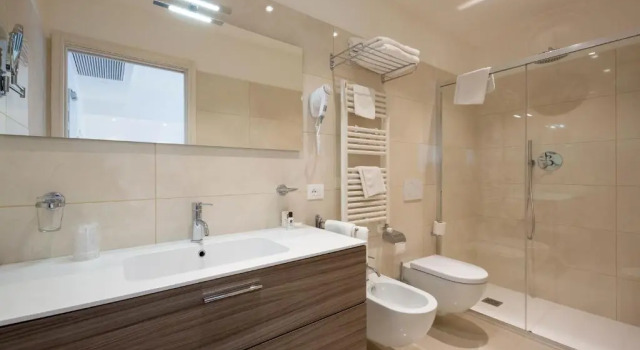 Номер Comfort International Beach Hotel