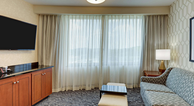 Четырёхместный люкс с 2 комнатами Drury Plaza Hotel Nashville Franklin