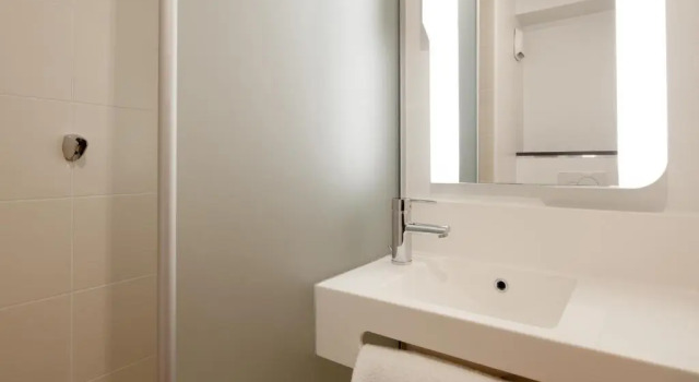 Standardowy czteroosobowy pokój B&B HOTEL Compiègne