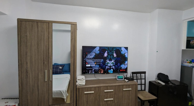 A Spacious unit at Mplace 40 Inch Android TV and Cooking Pool, Забронировать Отель Кесон-Сити 