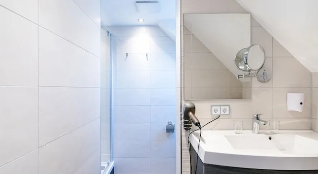 Двухместный номер Standard c 1 комнатой Central City Hotel