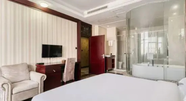 Люкс Deluxe Naisi Business Hostel