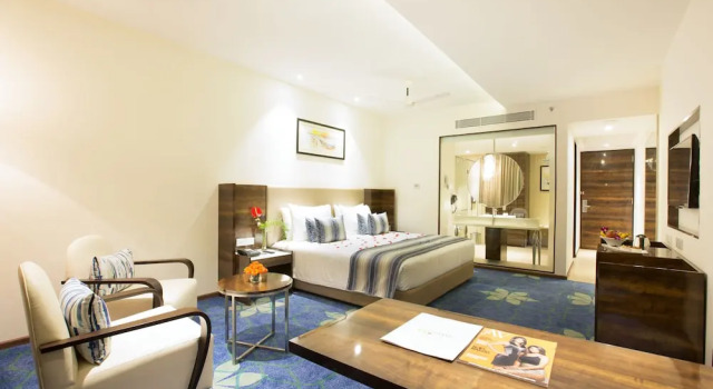Номер Executive Grand Kakinada by GRT Hotels