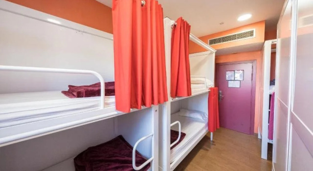 Kabul Party Hostel Barcelona, Забронировать Хостел Хостелы Барселоны, рядом с Королевская площадь, Хостел