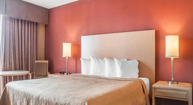 Двухместный номер Standard с балконом Quality Hotel Fallsview Cascade