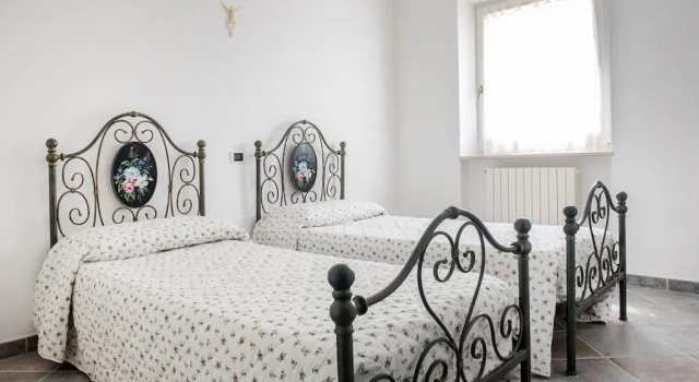 S02 - Sirolo, Villetta in Pietra Con Terrazzo Dx, Rezervovat Hotel Sirolo 