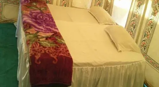 Rajwadi Desert Home Stay, Rezervovat Hotel Džaisalmér Rajasthan