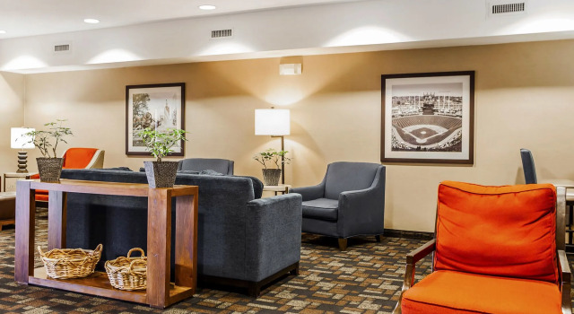 Comfort Suites Independence - Kansas City