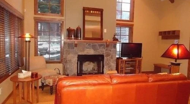 Golden Bench Townhome 7 - One Bedroom Townhome