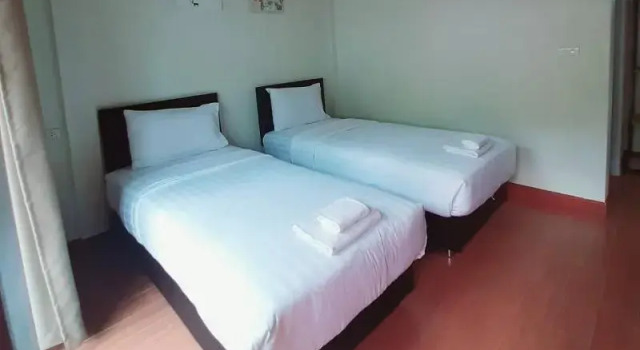 Двухместный номер Standard с балконом и с видом на бассейн Phenwaree Amphawa Resort