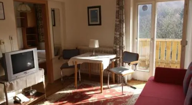 Landhaus Waldfrieden, Book Vacation Home Hotels in Region Graz with a Pool, Swimming Pool