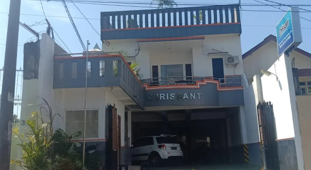 Chrissant Hotel
