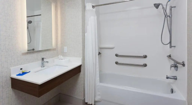 Люкс Holiday Inn Express Hotel & Suites Dothan North by IHG