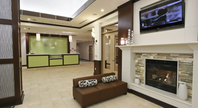 Hilton Garden Inn Covington, Buchen Sie Hotel Covington Louisiana