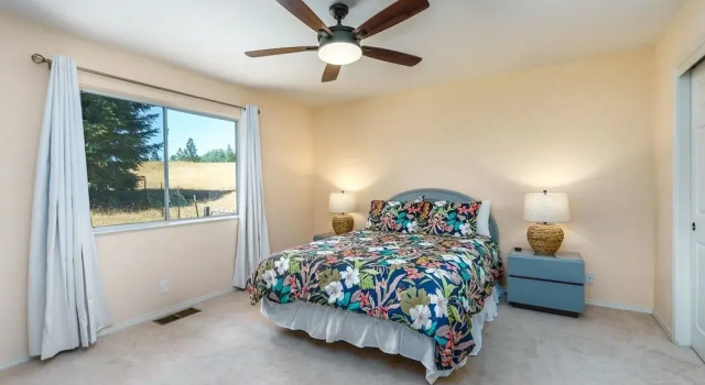 Casa Del Lago - Only 200 Yards from the Beach by Yosemite Region Resorts, Book Hotel Pine Mountain Lake USA