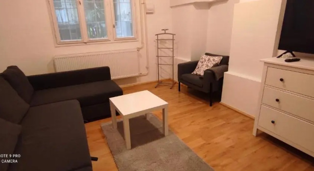 Апартаменты FSQH UNDER Apartman