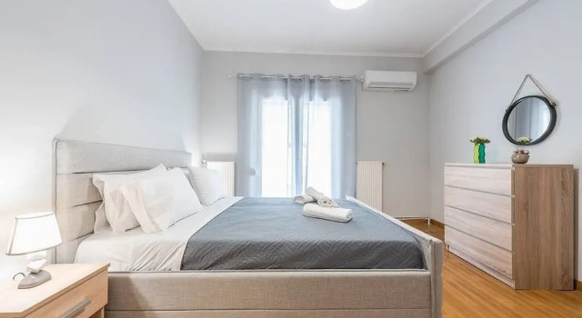 Central Flat with Cosy Sunny Terrace