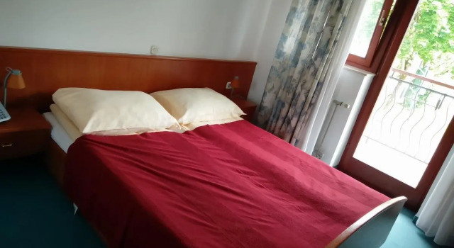 Hotel Kanu - Resort & Caravanning, Rezervovat Lázně / Resort Hotely v Osrednjeslovenska s bazénem, Bazén