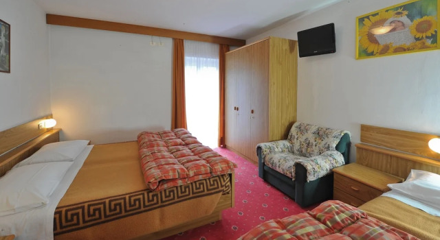 Трёхместный номер Comfort с балконом Hotel Cristallo