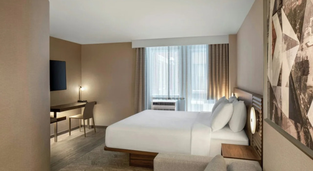 Двухместный номер Standard AC Hotel by Marriott Old Montreal