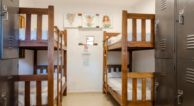 Кровать в общем номере (женский номер) Verde Hostel Ilhabela