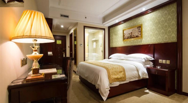 Vienna Hotel Guilin Airport Road, Забронировать Отель Бизнес-отели Гуйлинь, рядом с Автобусный вокзал Guilin - Yangshuo, 4* 5*