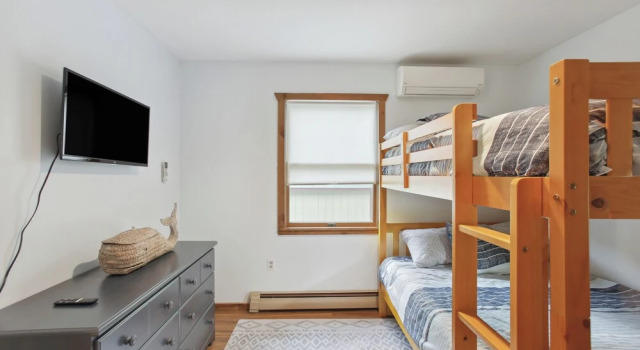 Коттедж Crystal Lake Vacation Rental, 3 Mi to Betsie River