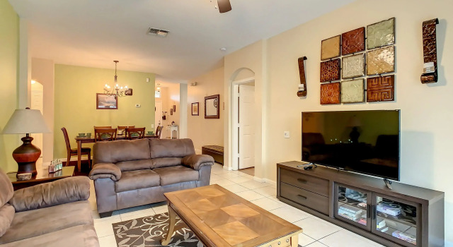 Beautiful Windsor Palms 4 Bed South Facing Pool