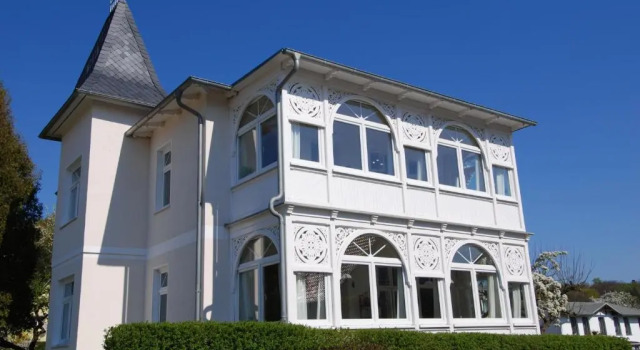 Villa Sanssouci - Apt. 02, Забронировать Вилла Отели Остзебад-Зеллин с парковкой, рядом с Зеллинский музей янтаря, Парковка