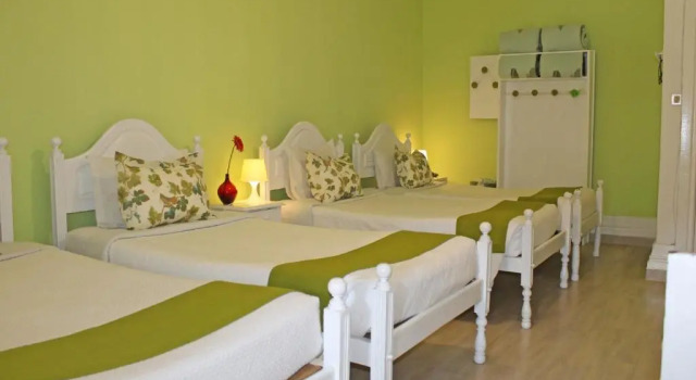 Пятиместный номер Standard Poveira Hotel