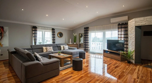 Xxxl Villa Ancora For 262 Guests