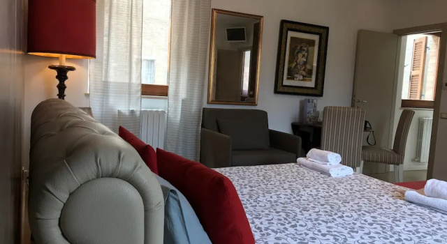 Четырёхместный номер Deluxe с видом на город B&B Albornoz