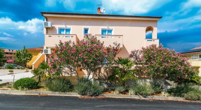 Apartmani Luka, Prenota Appartamento Hotel a Isole Quarnerine con parcheggio, Parcheggio