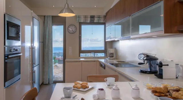Luxury Villa Hara With Private Pool, Rezerwuj Willa Hotele w Retimno z parkingiem, Parking