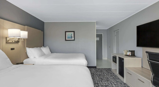 Четырёхместный номер Standard Comfort Inn Hyannis - Cape Cod
