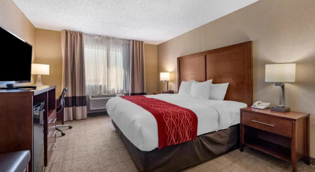 Люкс Comfort Inn & Suites Hays I-70