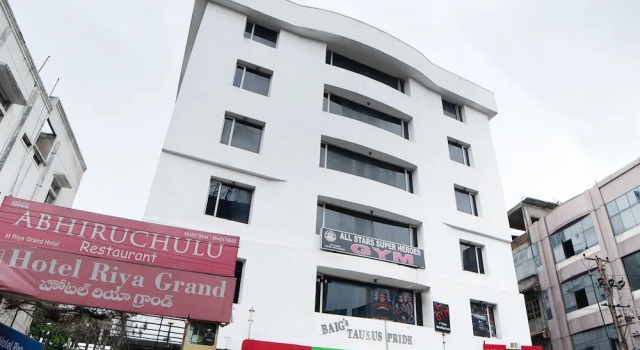 Capital O 45597 Hotel Riya Grand