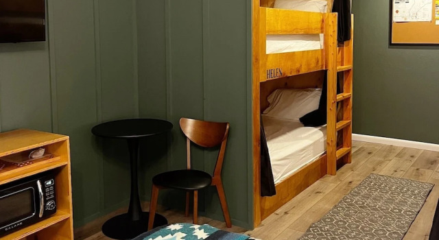 Номер Deluxe Jackalope Motor Lodge