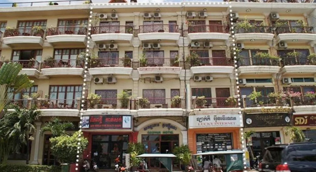 Cozyna Hotel