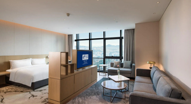 Двухместный номер Standard Holiday Inn Express Shenzhen Haiyuan City by IHG