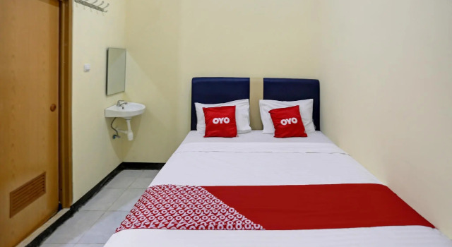 Номер Standard RedDoorz near Kelapa Gading