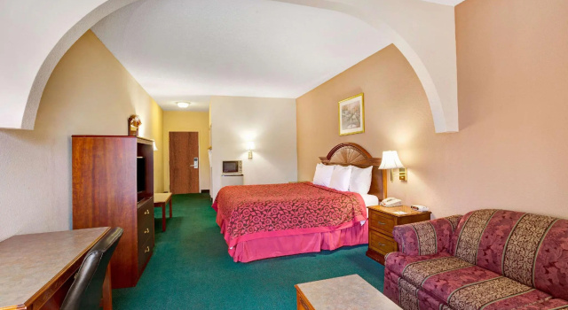 Двухместный люкс Days Inn & Suites by Wyndham Louisville SW