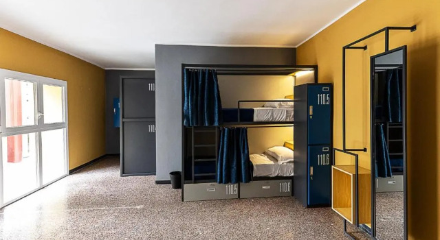 Marathon Hostel, Забронировать Хостел Хостелы Генуи, рядом с Театр Карло Феличе, Хостел