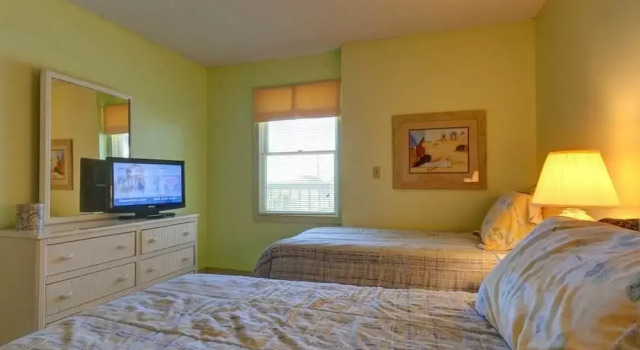 Ocean Eight 104 - Three Bedroom Condo, Rezerwuj Hotel Hotele w Saint Augustine Area z parkingiem, Parking