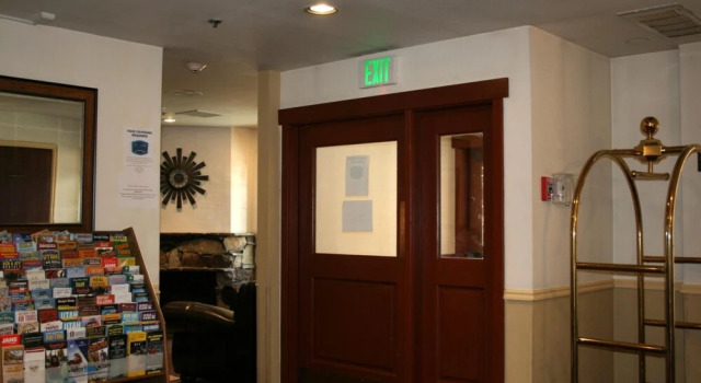 K B M Resorts- Cbi-311 Upgraded 1bd, Wood Fireplace, Full Kitchen, Wifi, Walk to Slopes!