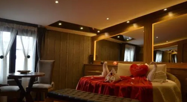 Yeni Otel, Varaa Hotelli Hotellit Marmara-alue pysäköinnillä, Pysäköinti