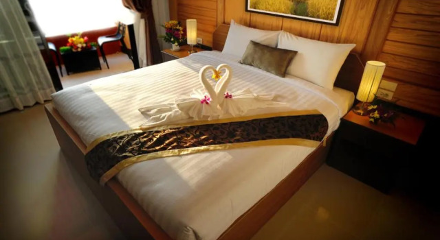 Двухместный номер Deluxe с балконом и с красивым видом из окна Suppamitr Villa Hotel