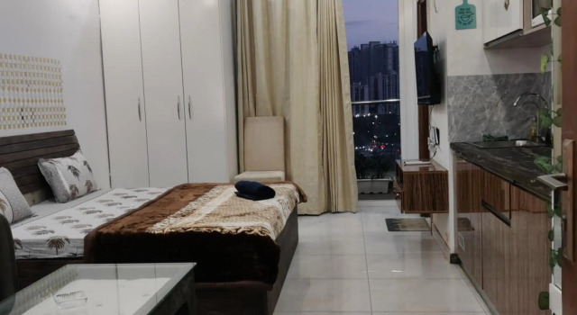 Luxury Studio Apartment in Central Noida by TFS-11, Забронировать Апартаменты/квартира Нойда штат Уттар-Прадеш